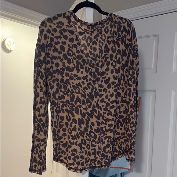 Michael Stars Animal Print Fitted Long Sleeve Blouse - Picture 3 of 3